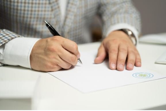 What Is a Loan Note? Complete Guide to Terms, Benefits, and Examples