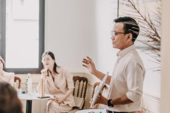 How To Approach Investors The Smart Way: Proven Strategies To Win Funding And Build Strong Partnerships