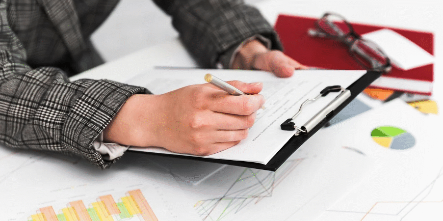 Segment Margin Explained: How Businesses Measure Division Performance and Identify Profit Drivers