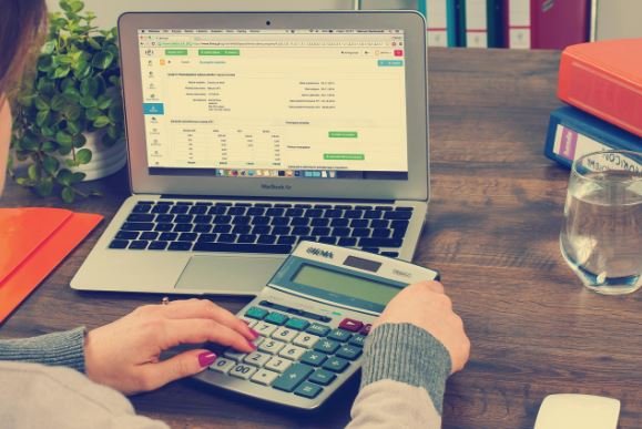 Bookkeeper vs. Accountant: Why Your Business Needs Both Roles Working Together