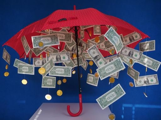 Overcapitalization in Business: Causes, Financial Risks, Warning Signs, and Smart Solutions for Businesses