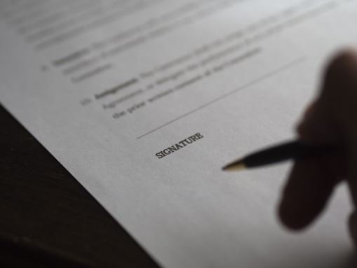 Onerous Contracts: Accounting Rules, Financial Risks, IFRS Requirements, and Real-World Examples