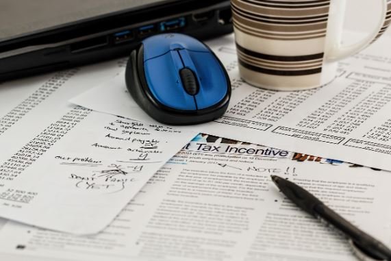 Revenue Vs. Income Explained: The Simple Difference Every Business Owner Must Know